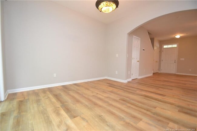 Building Photo - 600 Walnut Woods Dr