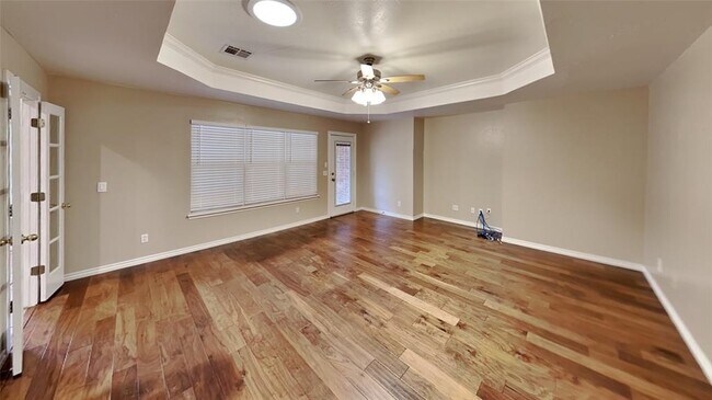 Building Photo - 1590 Deerwood Tr