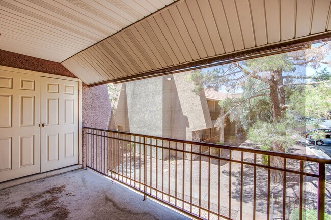 Building Photo - Gorgeous 1Bed/1Bath Condo located in The B...