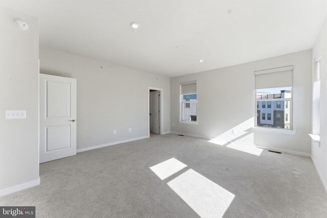 Building Photo - 2490 Connector Aly