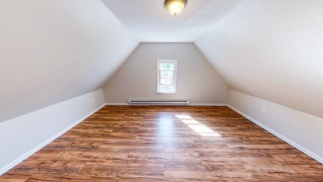 Building Photo - Beautiful Beaver Hills Single Family