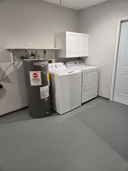 Building Photo - 2049 Arkansas Ave