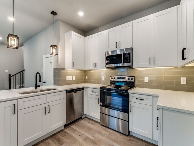 Building Photo - Gorgeous New Construction duplex for rent in Euless!