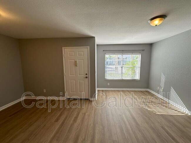 Building Photo - 5440 S MacDill Ave