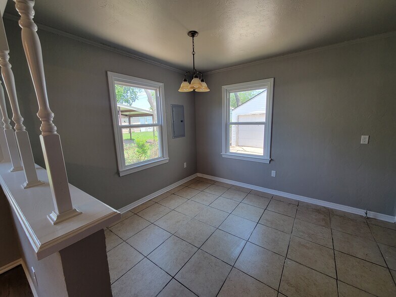 Dining room - 504 N Marshall Dr