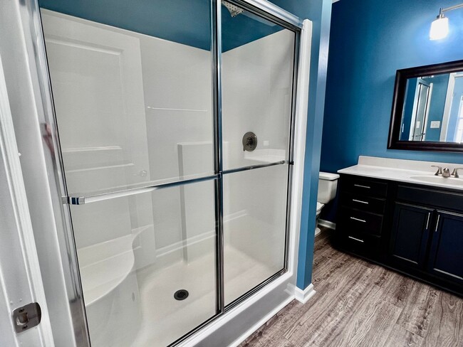 Building Photo - Spacious 3 story Bristol Floor plan in Spe...