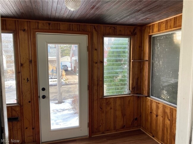 Building Photo - 3780 W 129th St