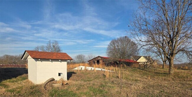 Building Photo - 5465 Jot Em Down Rd