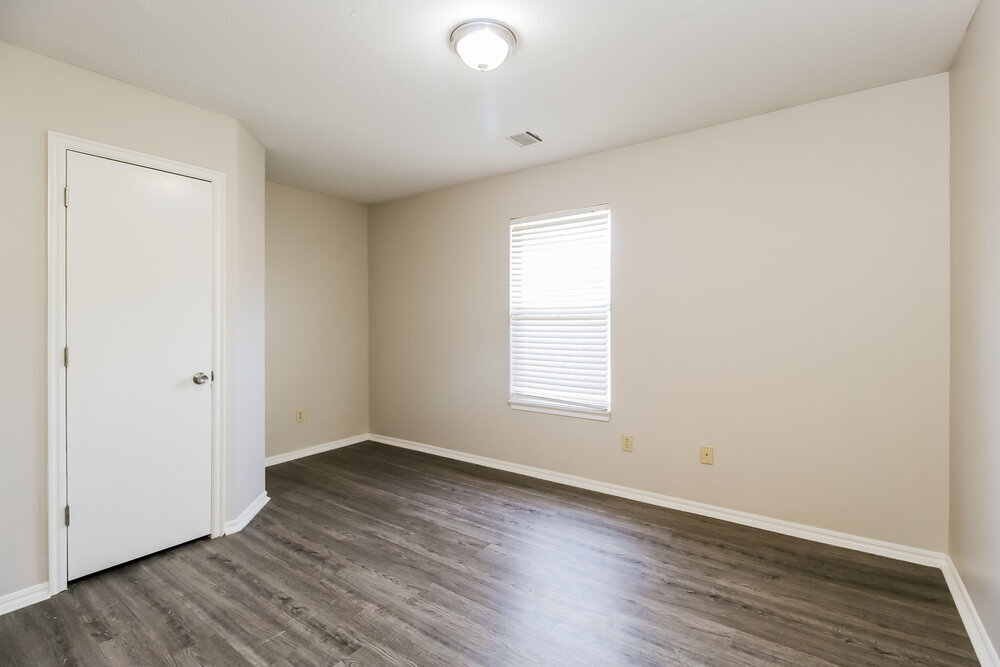 Building Photo - 600 NE 20th St