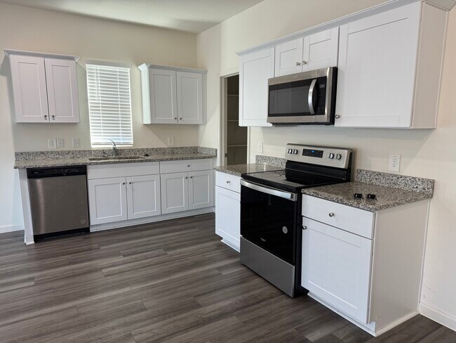 Building Photo - 783 Crestridge Dr