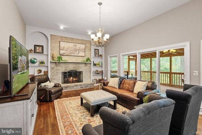 Building Photo - 10303 Bear Creek Dr