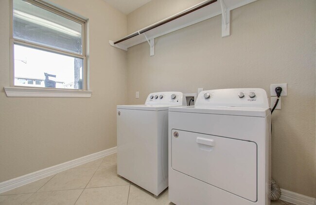 Building Photo - 27911 Seger Bnd Trl