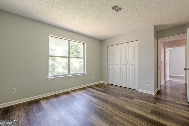 Building Photo - 5458 Winslow Crossing N