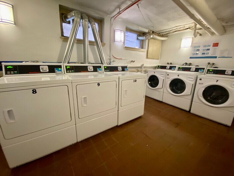 Building Photo - 5 Braemore Rd