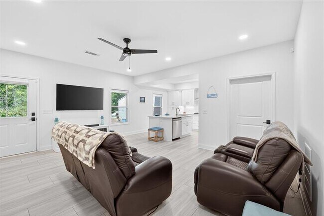 Building Photo - 345 Wiman Park Ln