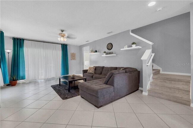 Building Photo - MOVE IN SPECIAL!!! Half A  MONTHS RENT!!!!...
