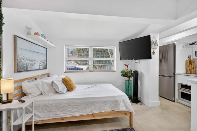 Building Photo - 4540 SW 28th Terrace