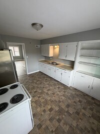 Building Photo - 6110 W Appleton Ave