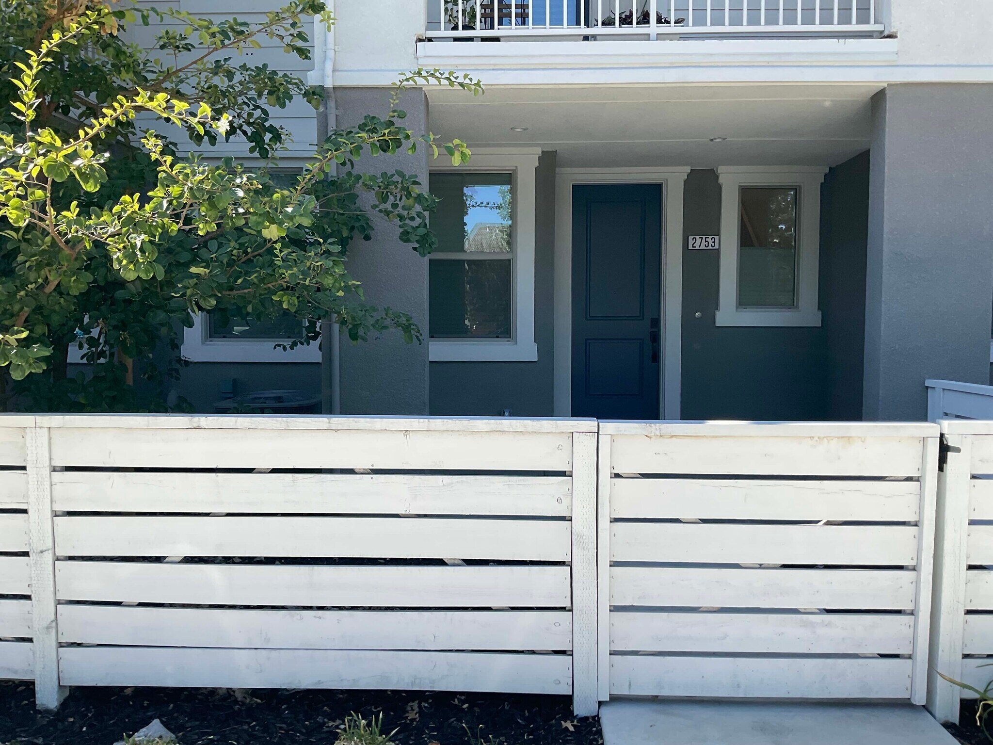Building Photo - 2753 Oak Rd