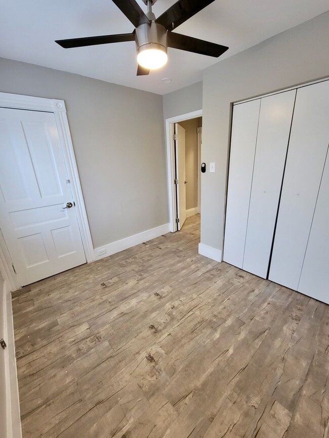 Building Photo - *** Renovated 3 Bedroom House * Mt. Washington * Spacious with Front and Back Patio * Enormous Ya...