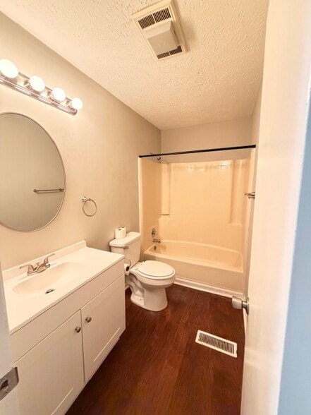 Bathroom Upstairs Shared with both Bedrooms - 3203 Island Rd