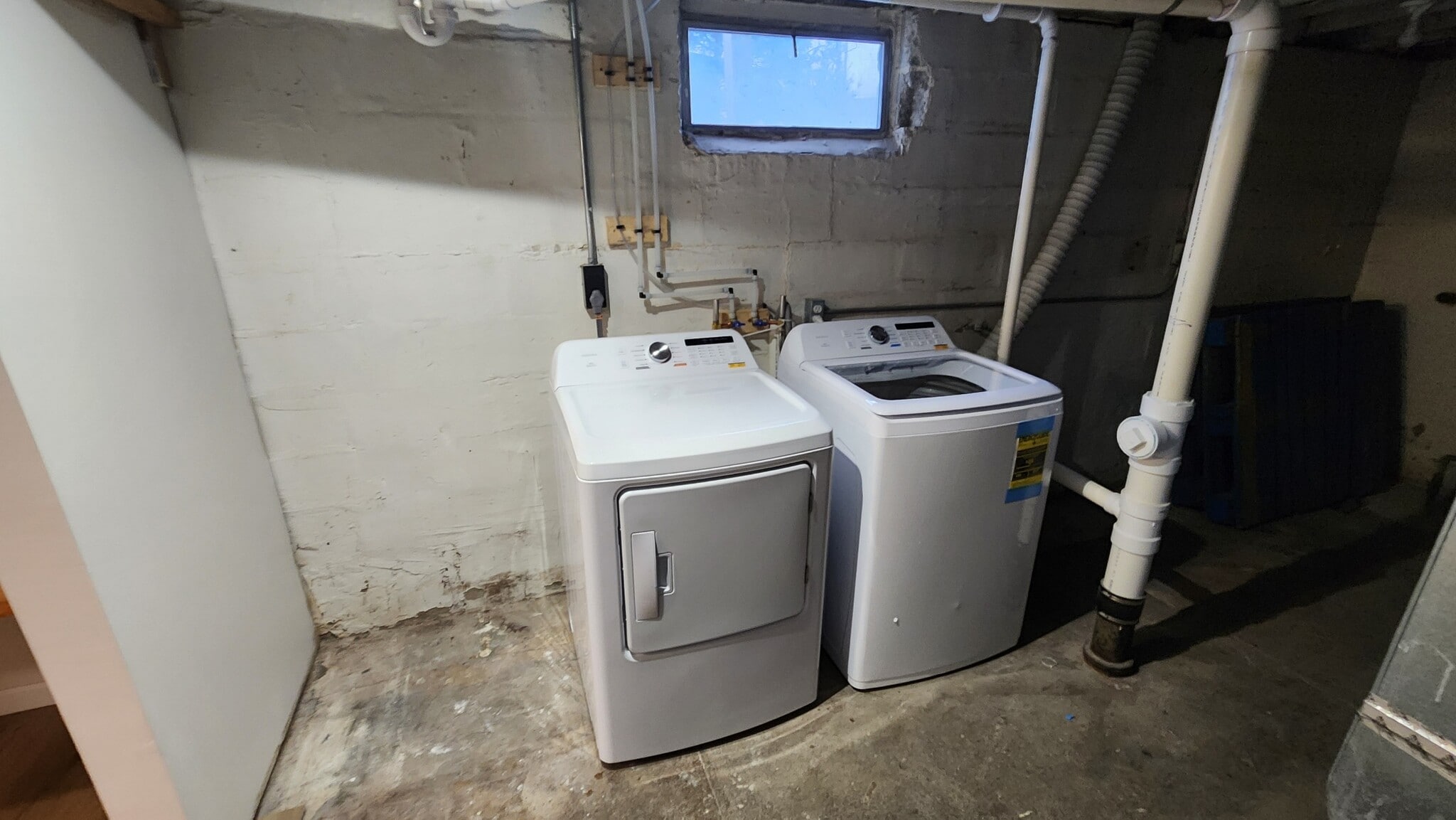 Building Photo - 609 Rose St