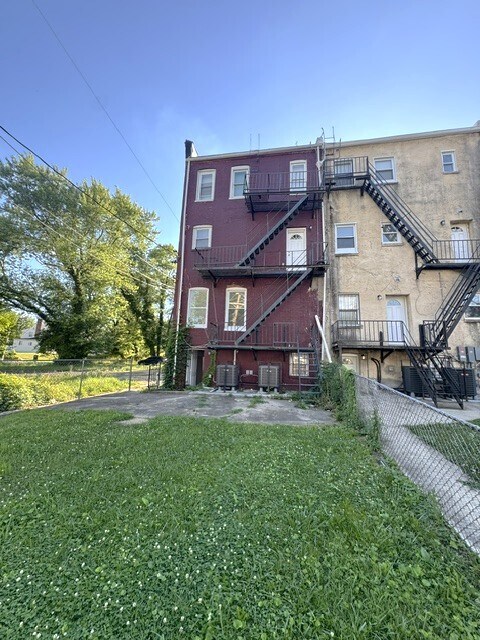 Building Photo - 2101 Chelsea Terrace