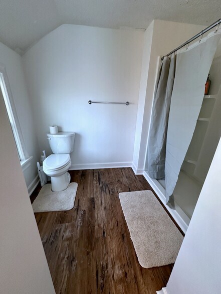 Building Photo - 4821 Walker Ave