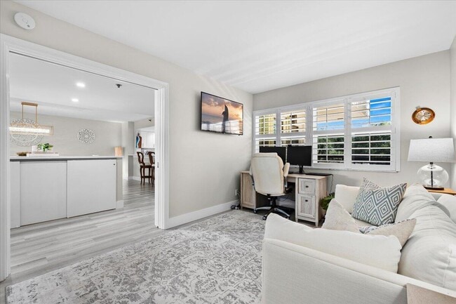 Building Photo - 364 Golfview Rd