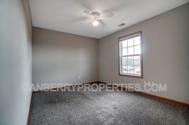 Building Photo - 1123 N Byrne Rd