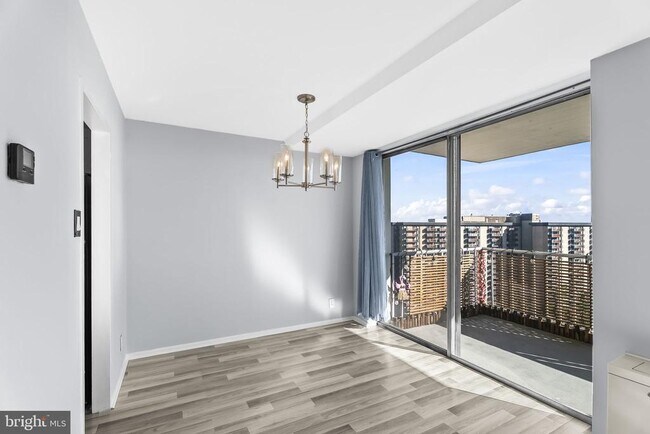 Building Photo - 301 N Beauregard St