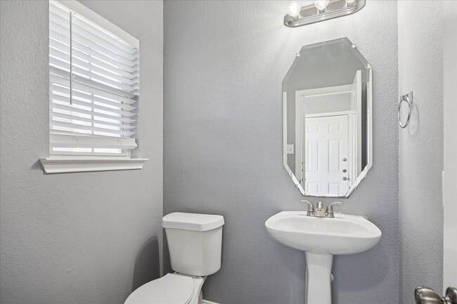 Building Photo - 13047 Lawsons Creek Ln