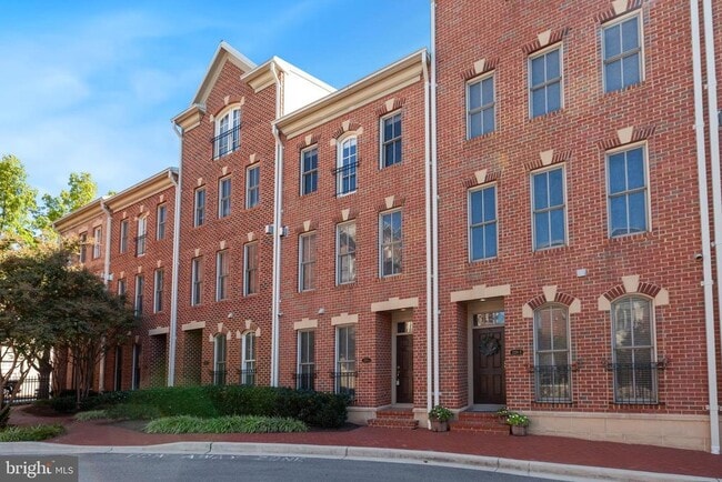 Building Photo - 2319 Boston St