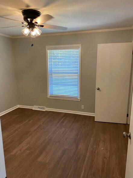 Front bedroom - 504 Luther Rd