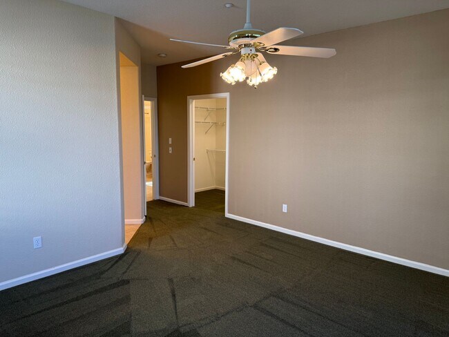 Building Photo - Summerset Living- with a Bonus Room