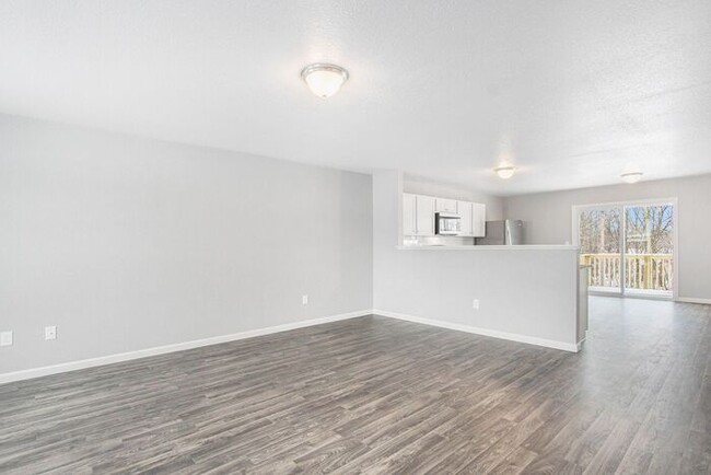 Building Photo - 475 Oak View Dr