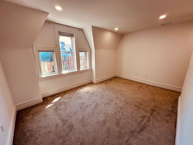 Building Photo - 138 S Beaver St