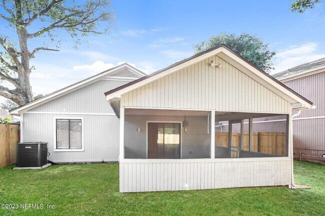 Building Photo - 11167 Caroline Crest Dr