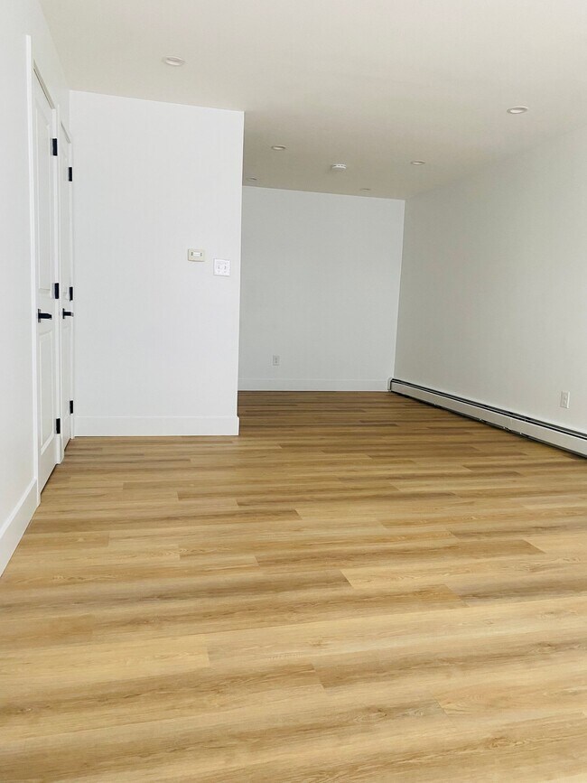 Building Photo - 5717 Tulip St