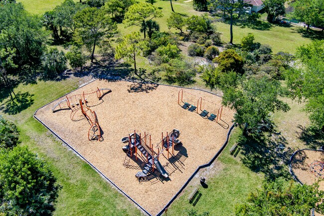 Building Photo - 4545 Brandywine Dr