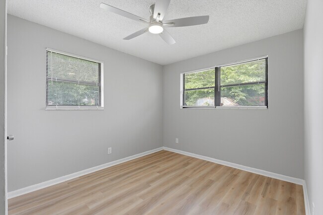 Building Photo - 6766 Londonbridge Ln