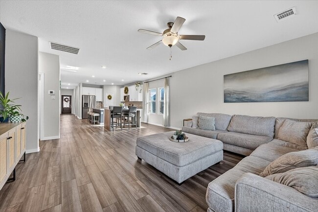 Building Photo - 210 Briarwood Ln