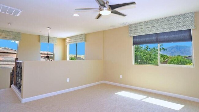 Building Photo - Stunning Executive Home (former model) in ...