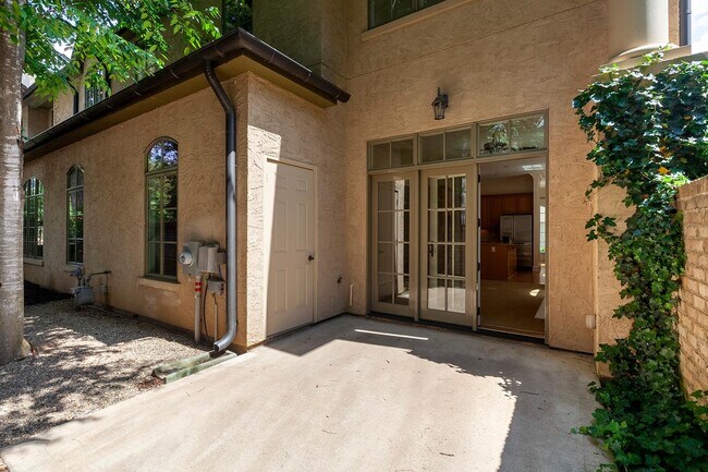 Building Photo - 8819 Provence Village Ln