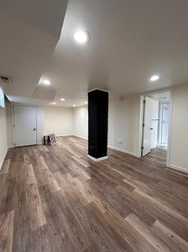 Building Photo - Single Family Home on Spokanes North Side!!
