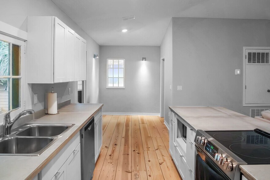 Building Photo - 523 E Livingston St