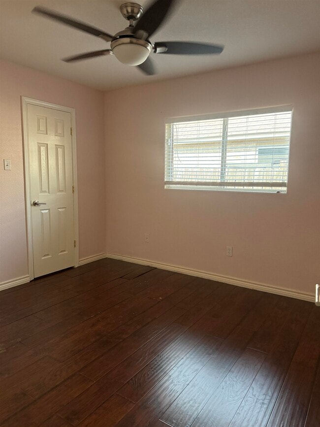 Building Photo - 5229 Brewster Dr