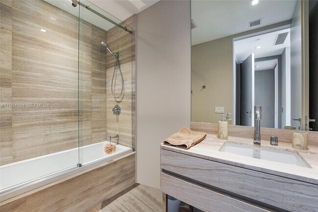 Building Photo - 18975 Collins Ave