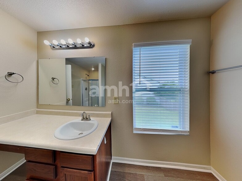 Building Photo - 6637 Branches Dr