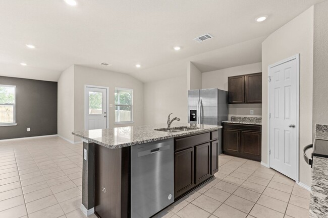 Building Photo - 4906 Karen Grn Dr